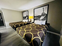Super 8 by Wyndham Shakopee