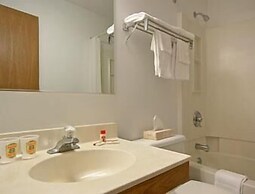 Super 8 by Wyndham East Stroudsburg/Poconos