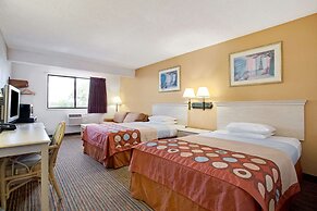 Super 8 by Wyndham Clearwater/St. Petersburg Airport