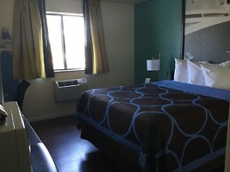 Super 8 by Wyndham Clearwater/St. Petersburg Airport