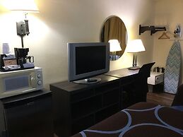 Super 8 by Wyndham Clearwater/St. Petersburg Airport