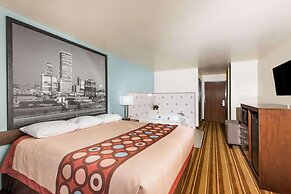 Super 8 by Wyndham Claremore OK