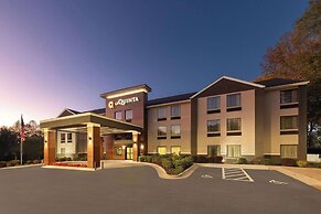 La Quinta Inn & Suites by Wyndham Snellville-Stone Mountain