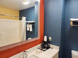 Super 8 by Wyndham White Hall