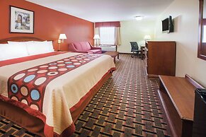 Super 8 by Wyndham White Hall
