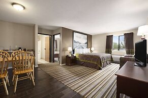 Super 8 by Wyndham Childress