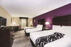 La Quinta Inn & Suites by Wyndham Louisville East