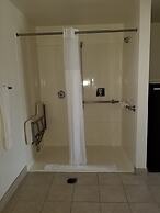 Super 8 by Wyndham Los Angeles-Culver City Area