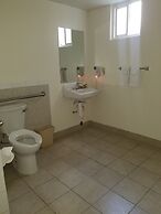 Super 8 by Wyndham Los Angeles-Culver City Area