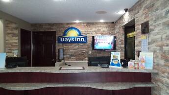 Days Inn by Wyndham Maumee/Toledo
