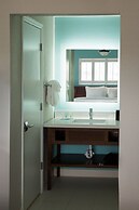 Seafarer Inn & Suites, Ascend Hotel Collection