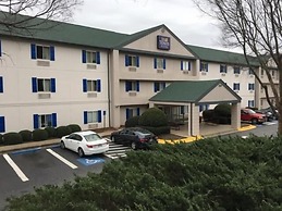 Intown Suites Extended Stay - Atlanta GA- Duluth