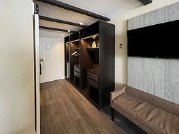 The Century House, Ascend Hotel Collection