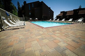 Mammoth Ski & Racquet Club