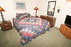 Mammoth Ski & Racquet Club