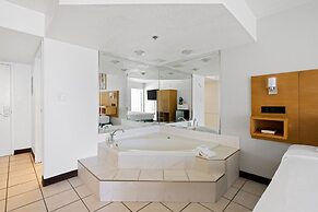 Beachcomber Beachfront Hotel, a By The Sea Resort