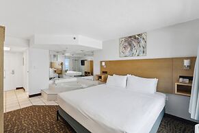 Beachcomber Beachfront Hotel, a By The Sea Resort