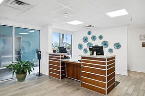 Beachcomber Beachfront Hotel, a By The Sea Resort