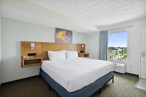 Beachcomber Beachfront Hotel, a By The Sea Resort