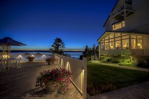 Spruce Point Inn