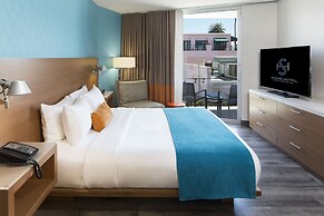 Shore Hotel