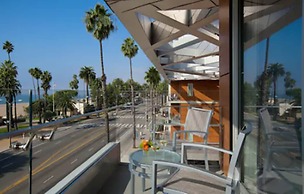 Shore Hotel