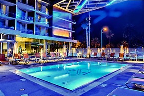 Shore Hotel