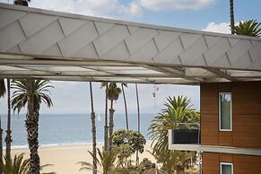 Shore Hotel
