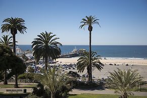 Shore Hotel