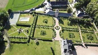 Chateau De Jallanges