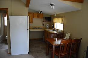 Kennebunk Gallery Motel & Cottages