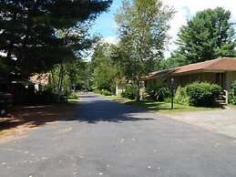 Kennebunk Gallery Motel & Cottages