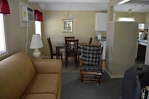 Kennebunk Gallery Motel & Cottages