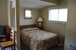 Kennebunk Gallery Motel & Cottages