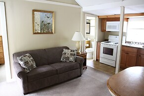 Kennebunk Gallery Motel & Cottages