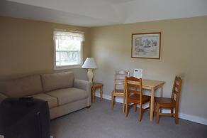 Kennebunk Gallery Motel & Cottages