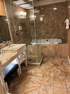 Mineral Palace Hotel & Casino