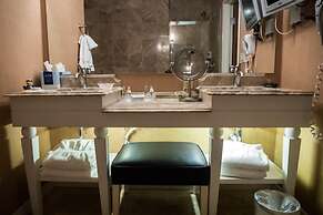 Mineral Palace Hotel & Casino