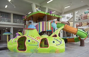 Crown Reef Beach Resort and Waterpark