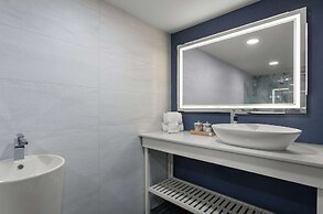 Crown Reef Beach Resort and Waterpark