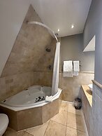 Langtry Manor Hotel
