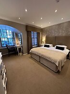 Langtry Manor Hotel