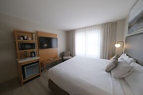 Midnight Rose & McGills Hotel & Casino