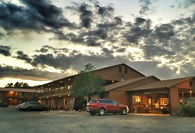 Red Ledges Inn