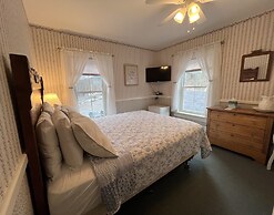 Echo Lake Inn
