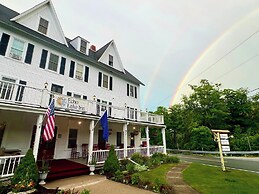 Echo Lake Inn