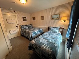 Echo Lake Inn