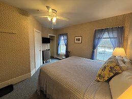 Echo Lake Inn