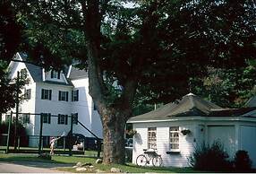 Echo Lake Inn