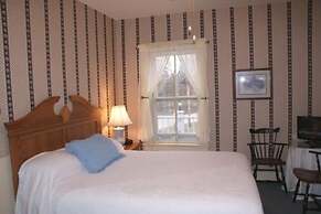 Echo Lake Inn